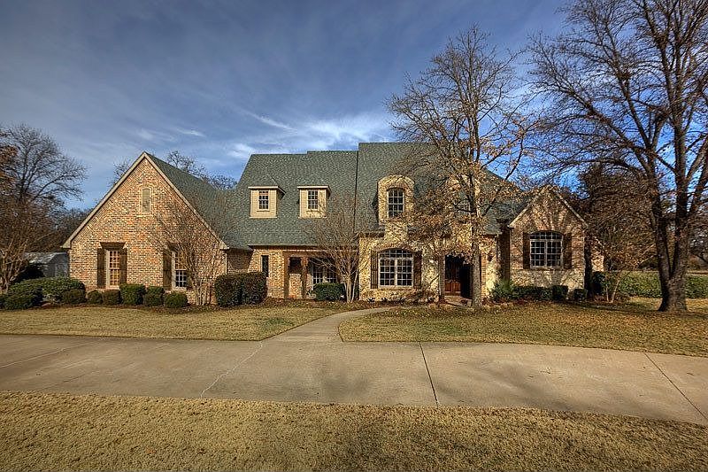 1st image of 715 Copper Woods Ln