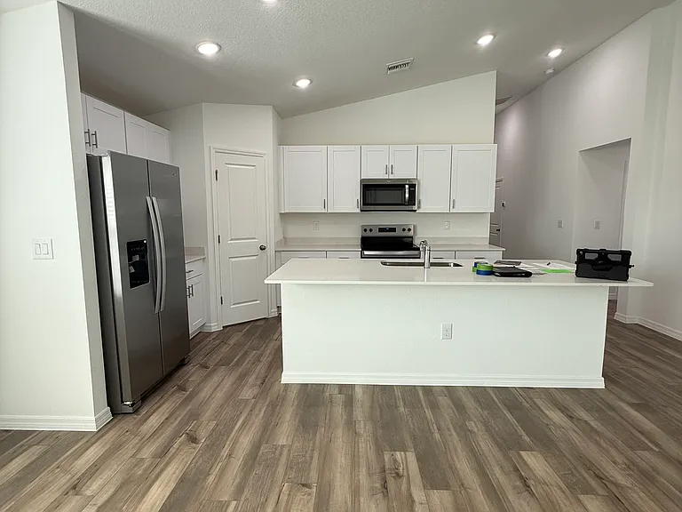 5480 San Pietro Dr — Photo 2