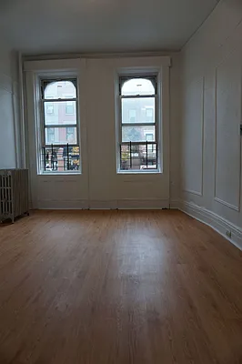 Rented by Brownstone Property Group | media 34