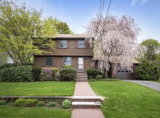 17 Surrey Rd, Salem, MA 01970