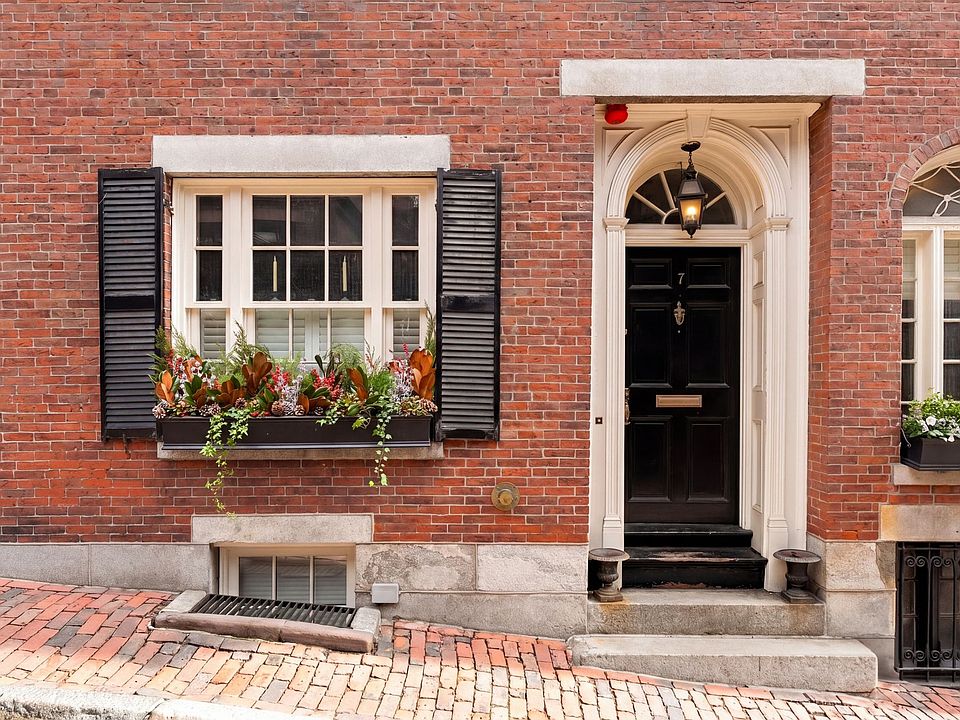 1st image of 7 Acorn St