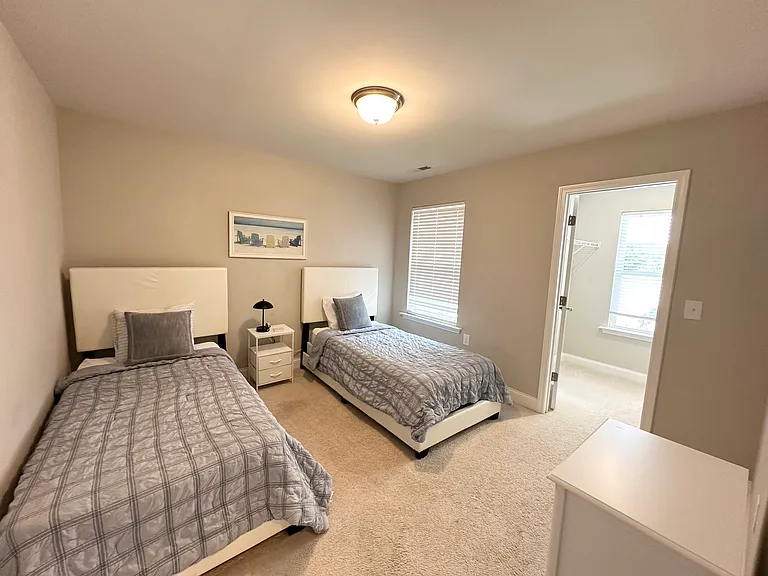 304 Fenella Dr — Photo 22