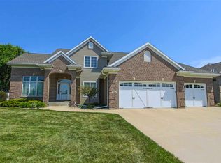 1704 Valley High Dr, Cedar Falls, IA 50613