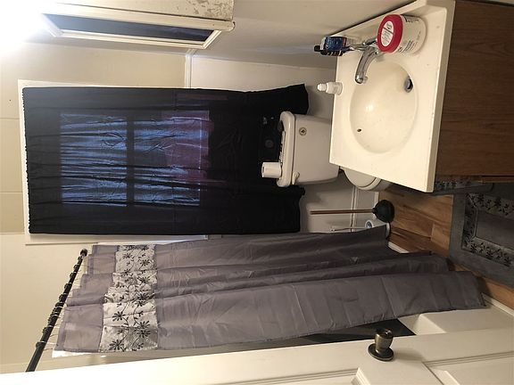 4th image of 1104 President St