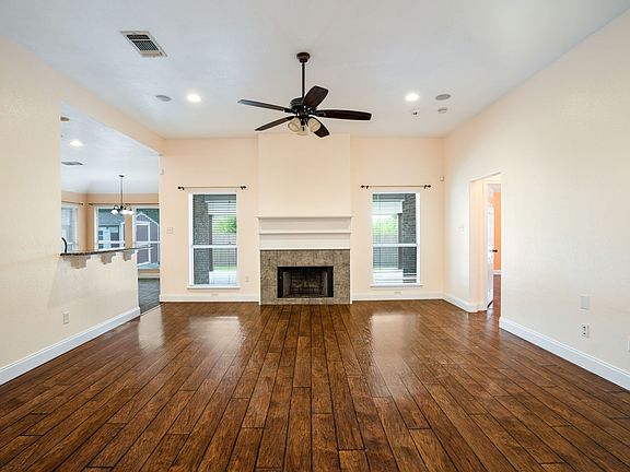 5th image of 325 Village Pkwy