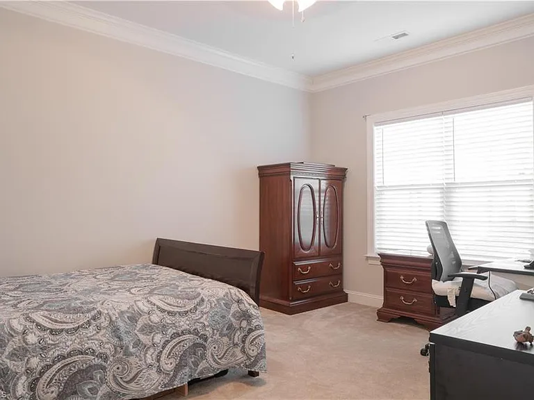 2941 York Place Dr — Photo 14