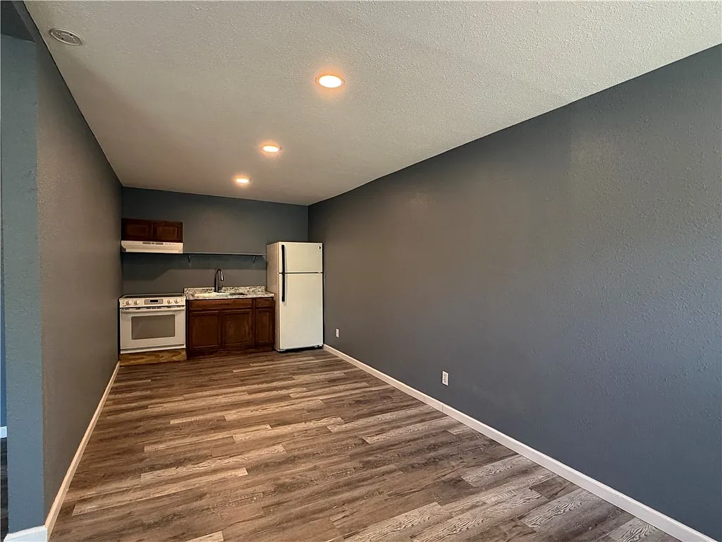 1 bed, 1.0 bath, 960 sqft, $1,000 — Photo 4