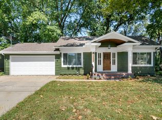 11320 W 49th Ter, Shawnee, KS 66203
