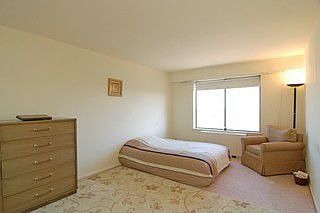 4th image of 6833 N Kedzie Ave APT 712