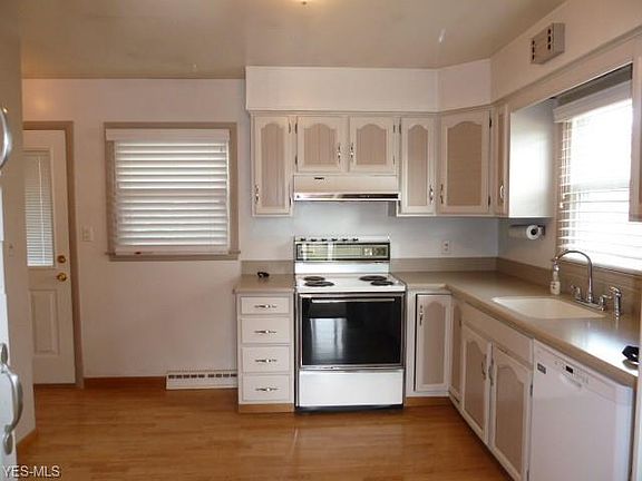 2nd image of 24274 Maria Ln