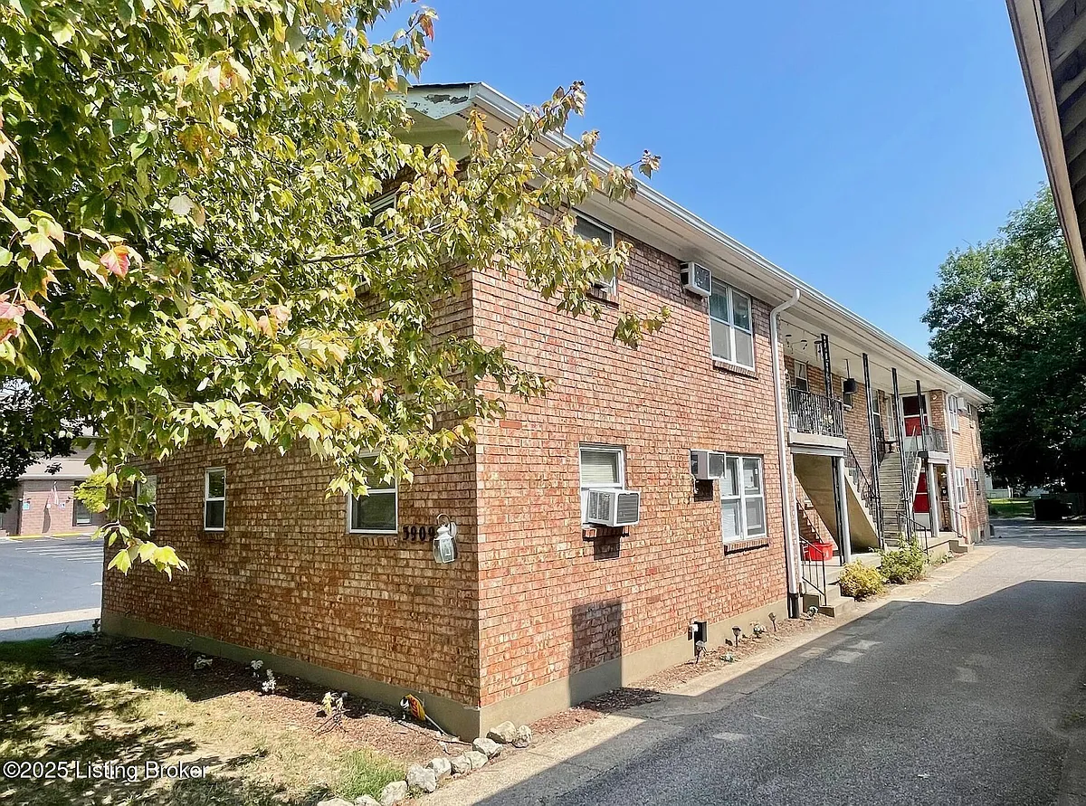 Building Photo - 3909 S 3rd St #7