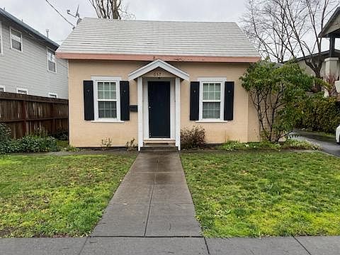 1st image of 657 1st St W