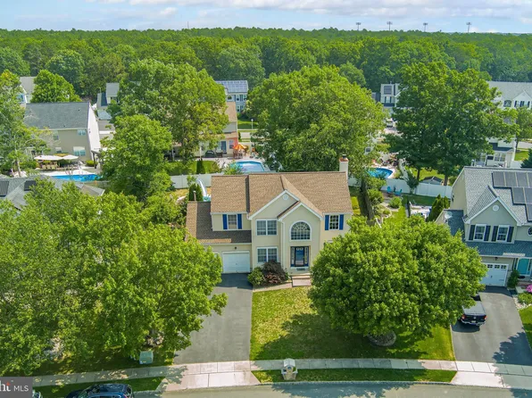 60 Chestnut Way Cir, Barnegat, NJ 08005