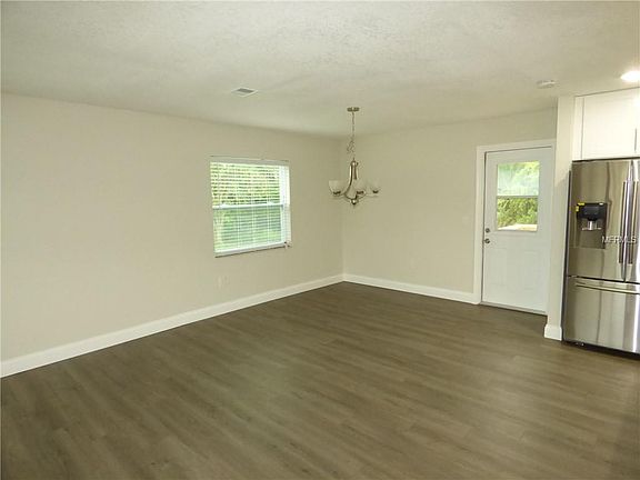 4th image of 512 Balsawood Ct