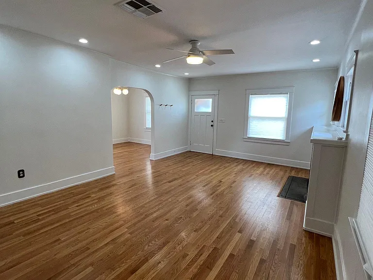 1130 E Palm Ln — Photo 10