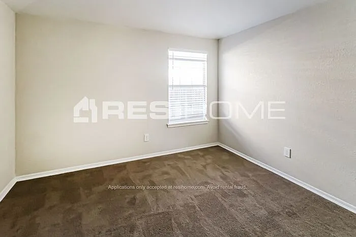 3037 Pinecrest St — Photo 7