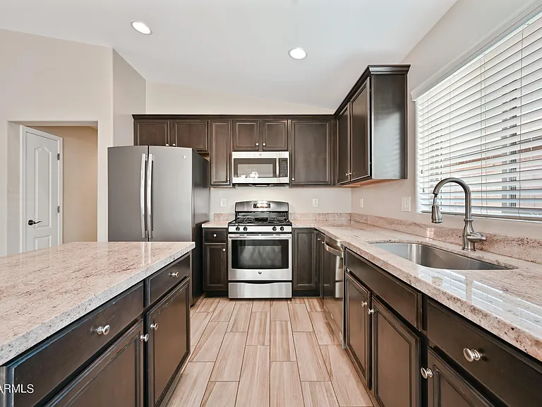 2209 E Hazeltine Way — Photo 3