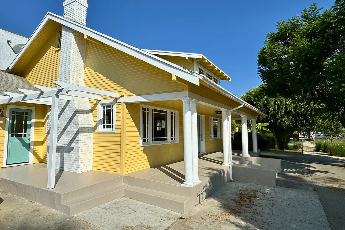 Building Photo - 1829 S Hobart Blvd