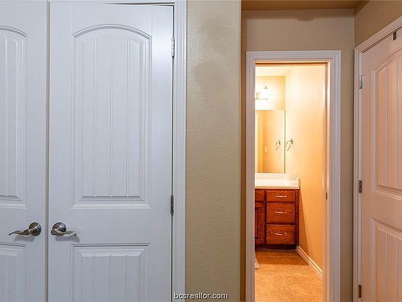 5th image of 800 Dove Landing Ave