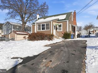 1411 S Pollard St, Arlington, VA 22204