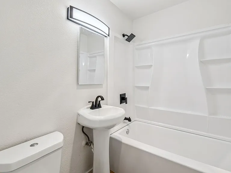 Bella Vista Apartments — Photo 14