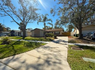 9518 86th Ave, Seminole, FL 33777