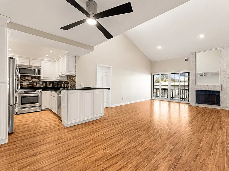 8600 Tuscany Ave #424 — Photo 3