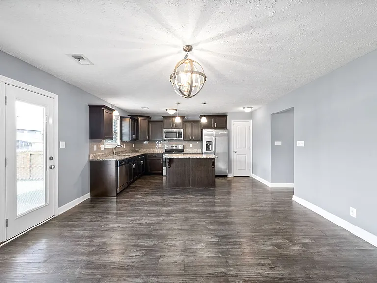 3755 Windmill Dr — Photo 5