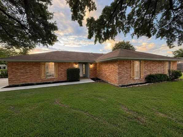 1312 Travis St, Nederland, TX 77627