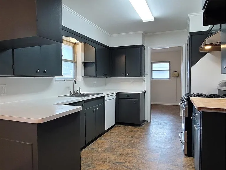 801 Rosewood Dr — Photo 14