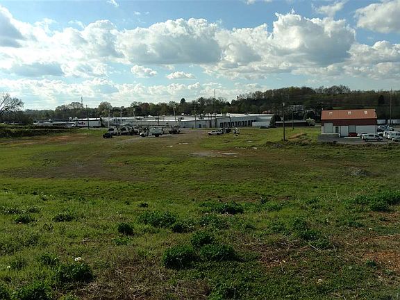 5th image of 3738 E Morris Blvd