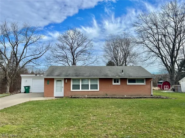 11013 Helmut Dr, Chardon, OH 44024