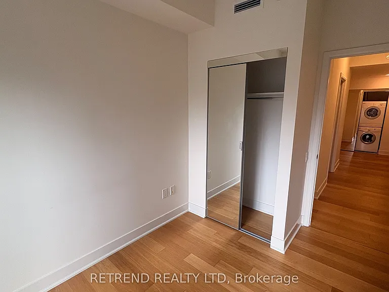 30 Roehampton Ave #802 — Photo 6