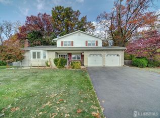 12 Driftwood Dr, Parlin, NJ 08859