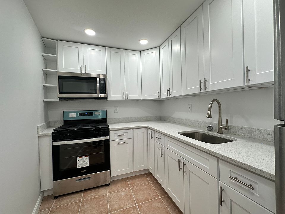 1st image of 4810 Skillman Ave #2