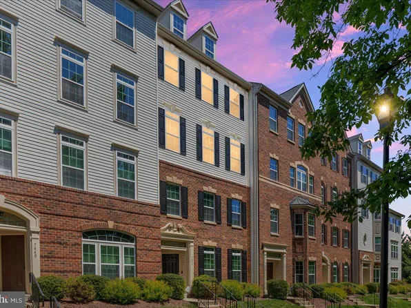 7438 Brunson Cir, Gainesville, VA 20155