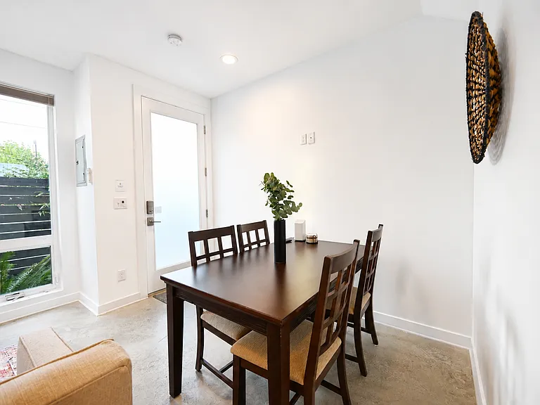 803 S Cloverdale St #803 — Photo 32