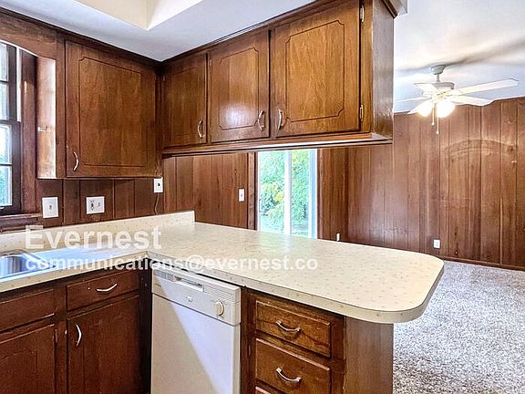 5th image of 7451 Stacy Dr