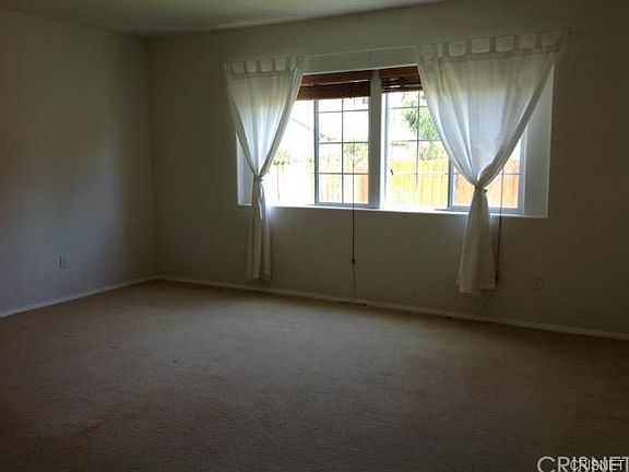 5th image of 5908 White Oak Ave