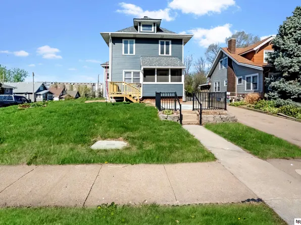 3224 S 32nd Ave, Omaha, NE 68105