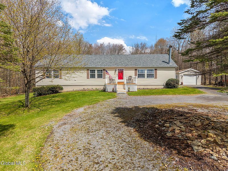 3rd image of 545 Meade Road