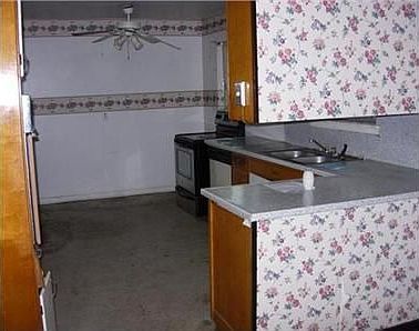 4th image of 2922 Blair St