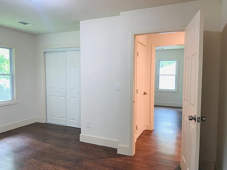 364 Brooks Ave SW — Photo 10