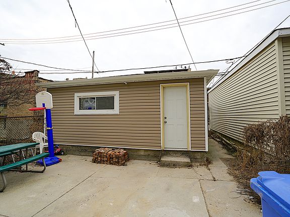 5th image of 1524 N Fairfield Ave APT 3