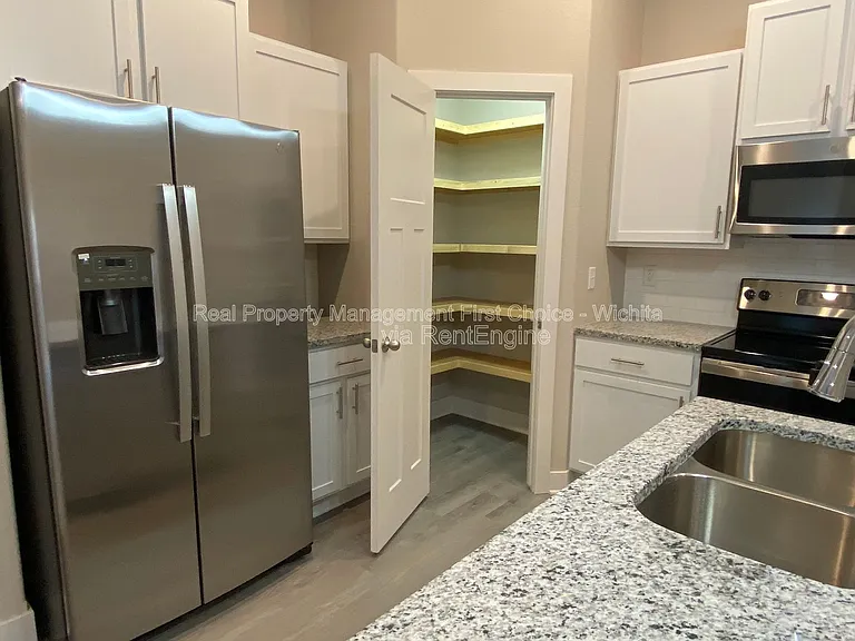 4610 S Kessler Cir — Photo 7