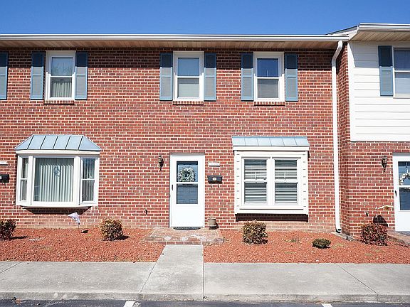 2nd image of 429 W Burwell St