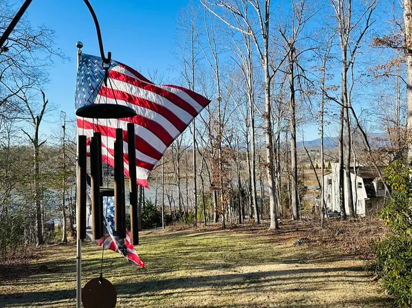 11 Rock Hill Rd, Hiawassee, GA 30546