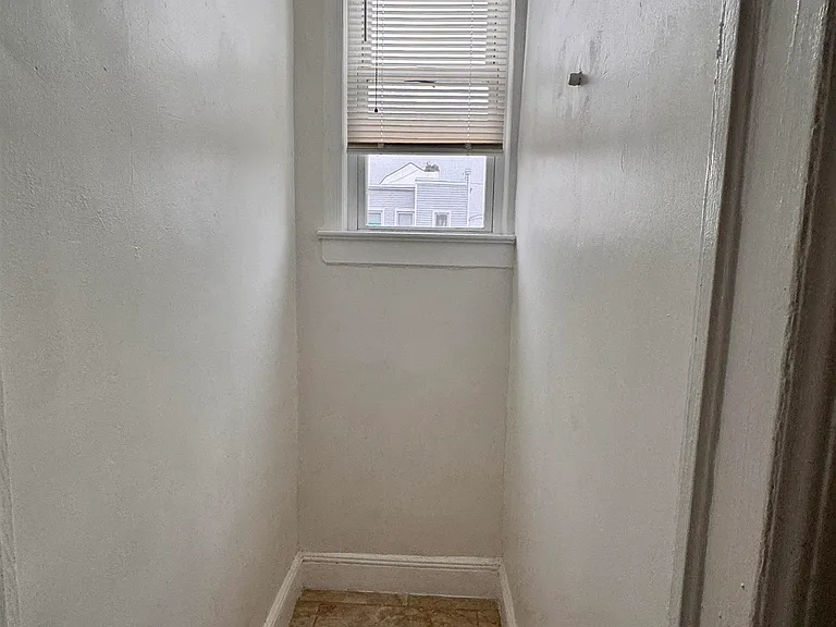181 Princeton Ave — Photo 6