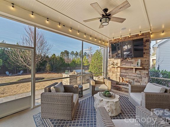 5th image of 2068 Paddlers Cove Dr