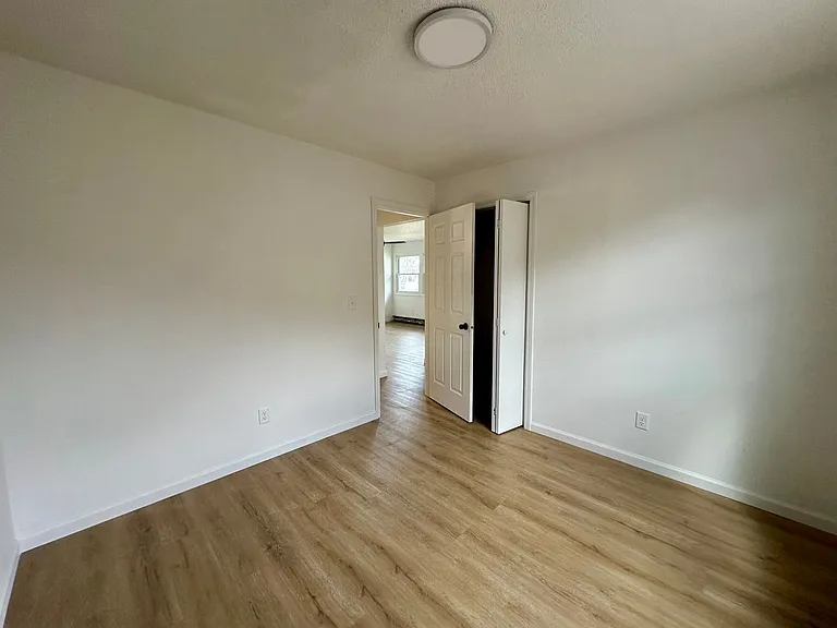 3509 S West Ave — Photo 14